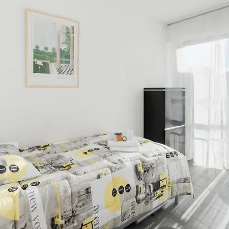 Appartement 3 Pieces Au Bord De La Pinede Et Des Plages