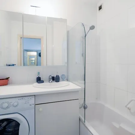 3 Pieces Au Bord De La Pinede Et Des Plages Appartement *