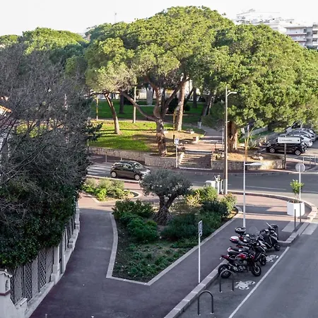 Appartement 3 Pieces Au Bord De La Pinede Et Des Plages Antibes